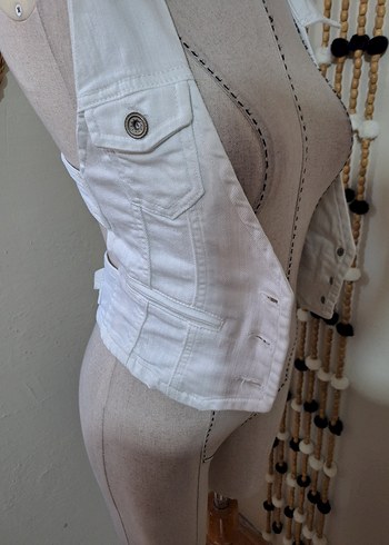 Dilvin Beyaz Denim Düğmeli Halter Yaka Kadın Yelek