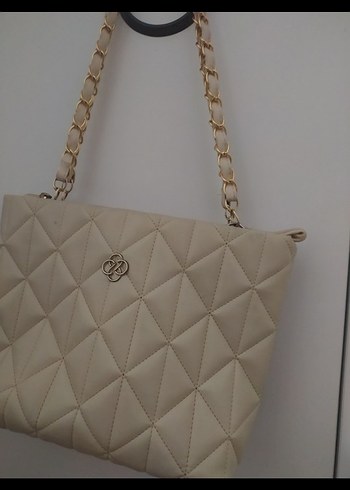 Zincir Detaylı Beyaz Kadın Çanta - Görsel 4