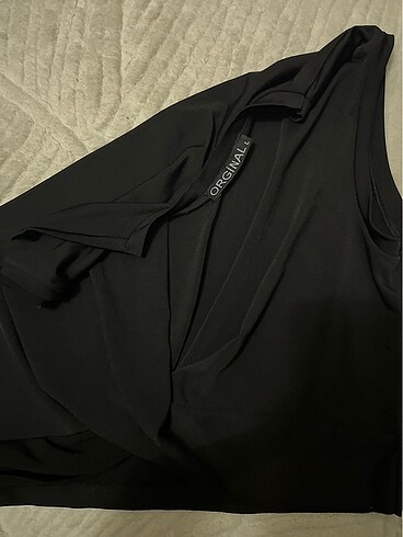 l Beden Siyah Crop Bluz