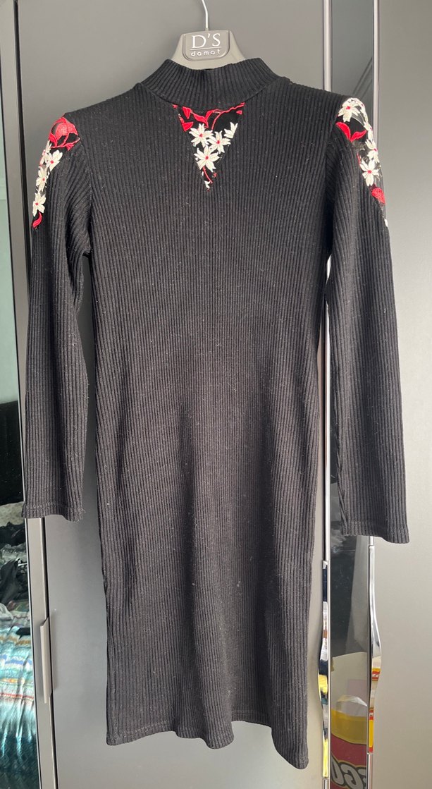 Siyah Yünlü Yüksek Yakalı Örgü Kadın Elbise - Görsel 2