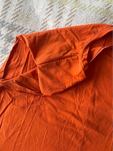 Kolsuz vatkalı tişört - Görsel 4