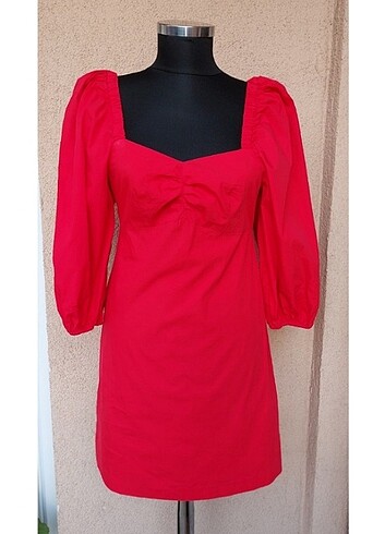 s Beden kırmızı Renk H&M Marka Kalp Yakalı Çan Elbise