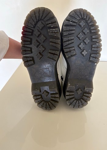 38 Beden beyaz Renk Orjinal Dr. Martens Jadon Bot