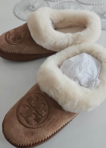 Bej Kürklü Nakışlı Kadın Terlik