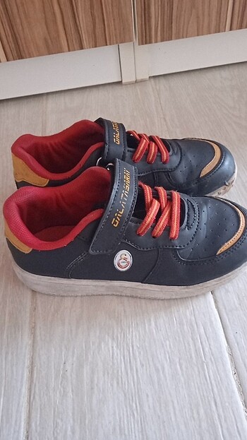 Diğer Galatasaray ayakkabı 