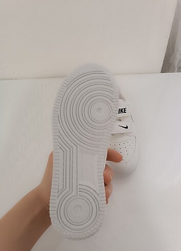 31 Beden beyaz Renk Nike çocuk spor ayakkabı 
