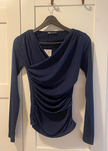 Zara V Yakalı Drapeli Bluz - Görsel 2