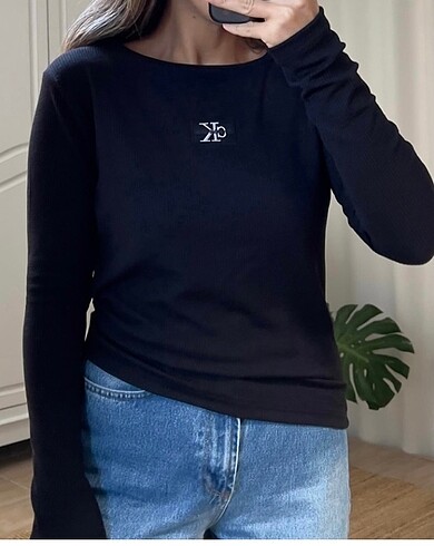 Siyah logo nakışlı bluz(marka muadil)