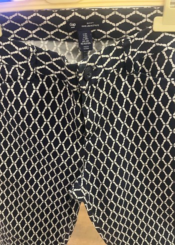 Gap beyaz ve lacivert üzeri Yılan Desenli Kadın Kumaş Pantolon - Görsel 4