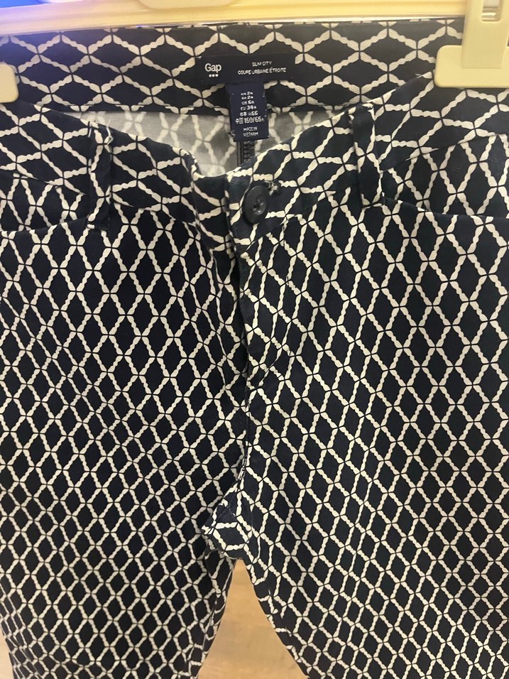 Gap beyaz ve lacivert üzeri Yılan Desenli Kadın Kumaş Pantolon - Görsel 4