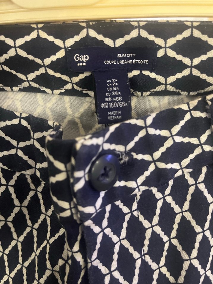 Gap beyaz ve lacivert üzeri Yılan Desenli Kadın Kumaş Pantolon - Görsel 5