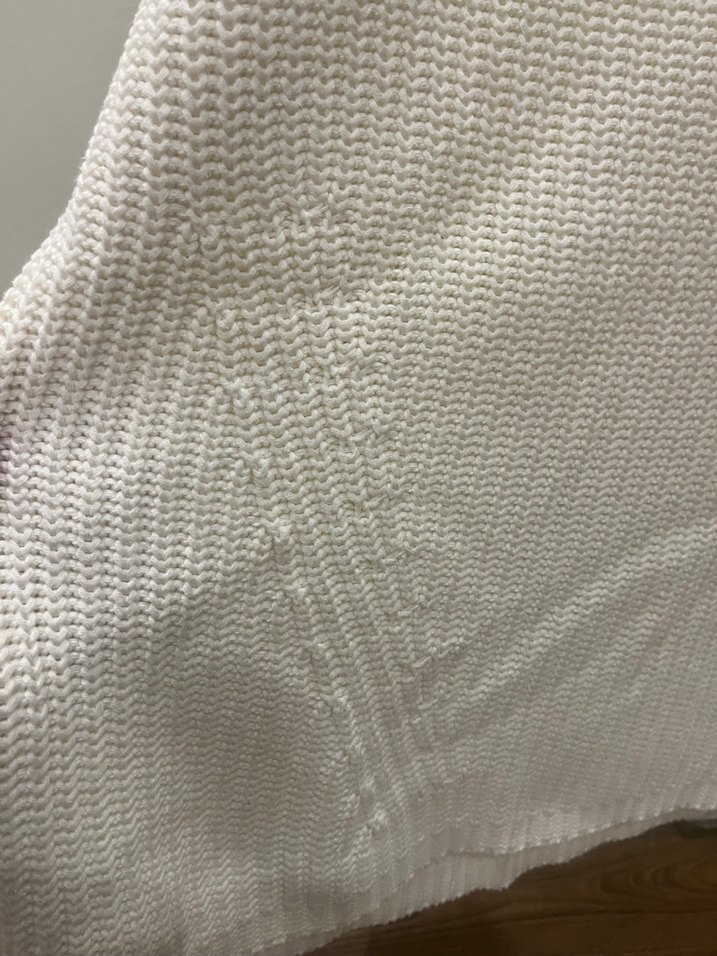 Beyaz V Yaka Örgü Kadın Kazak - Görsel 3