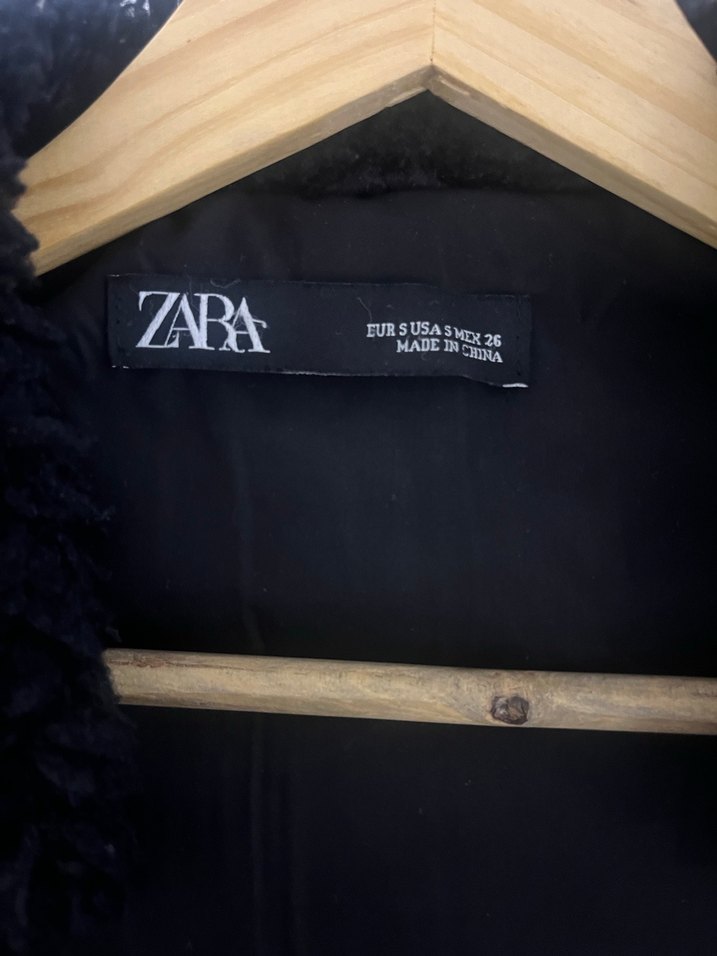 Zara Siyah Kürk Detaylı Midi Kadın Kaban - Görsel 4