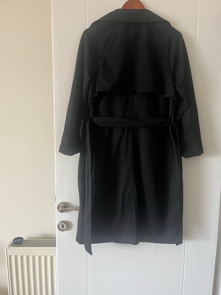 Stradivarius Düğmeli Siyah Uzun Kadın Trençkot - Görsel 2