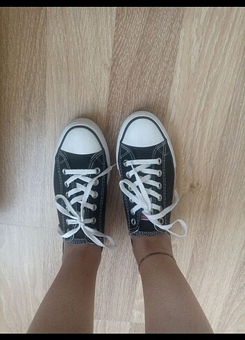 Converse Yepyeni dükkanda buldum yeni alınmış