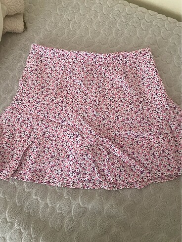 Pembe çiçekli içten şortlu etek