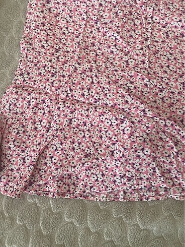 LC Waikiki Pembe çiçekli içten şortlu etek