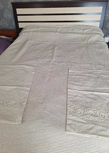 otantik işlemeli Gri Nakışlı Beyaz Yatak Örtüsü,pike takimi - Görsel 2