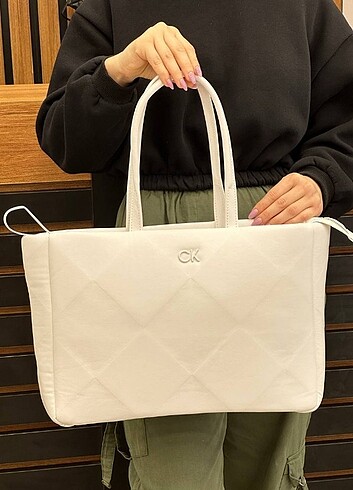 CALVİN KLEİN SHOPPER 