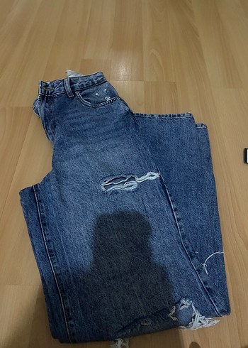 36 Beden Geniş Kesim Kadın Yırtık Denim Pantolon