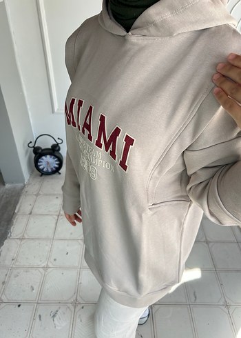 Trendyol & Milla Gri Kapüşonlu Miami Baskılı Salaş Sweatshirt