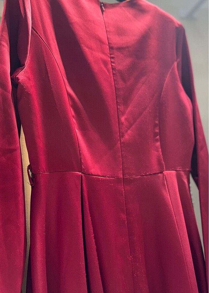 Bordo kuyruklu abiye - Görsel 5