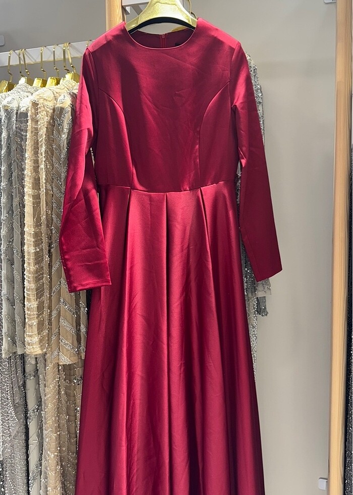 Bordo kuyruklu abiye - Görsel 2