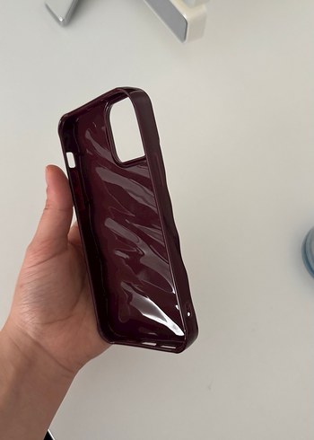 İphone 12 Bordo Parlak Dalgalı Telefon Kılıfı - Görsel 3