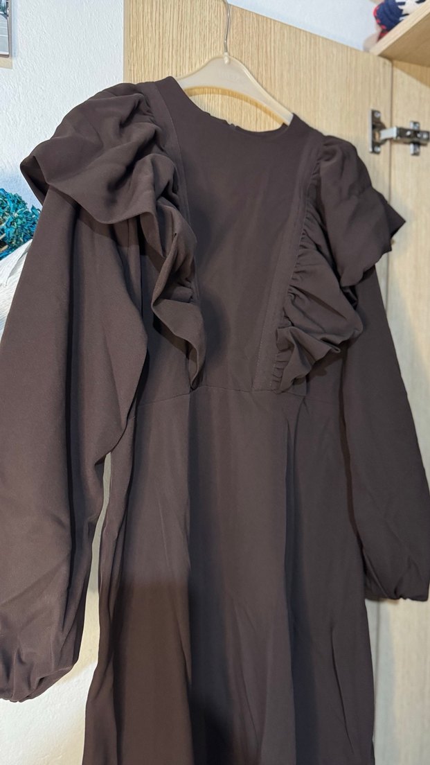 Kahverengi Uzun Kollu Fırfırlı Elbise - Görsel 3