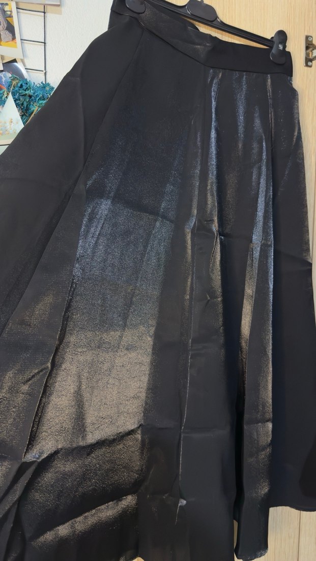 Siyah Parlak Gömlek Etek takım - Görsel 3