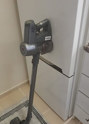 Sarjlı dik süpürge