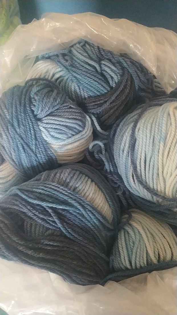 Mavi ve Gri El İşi İpi
kalın yün örgü ipi 4kilo 800 gram - Görsel 2
