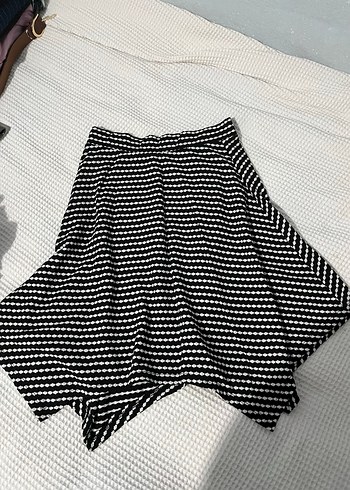 Pileli Siyah Mini Etek