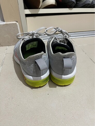 35 Beden Nike kız çocuk spor ayakkabı