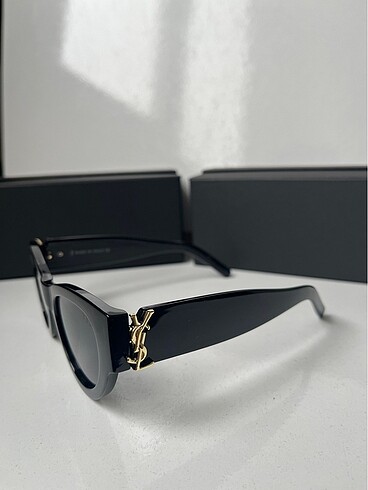 Yves Saint Laurent Saint laurent