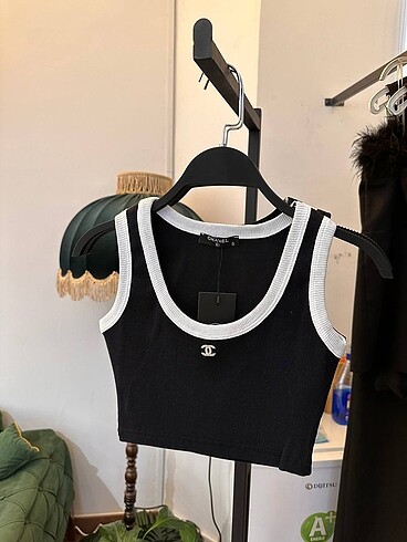 CHANEL CROP
