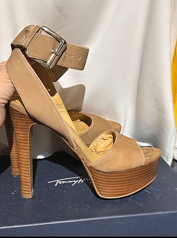 Nine West Platformlu yüksek topuklu sandalet