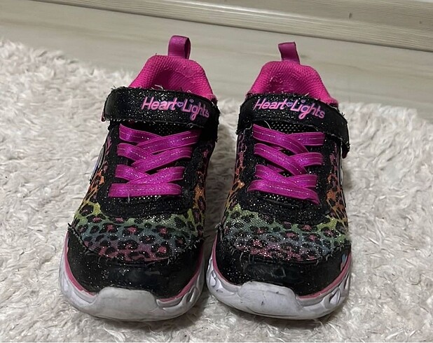 28 Beden Skechers 28 Numara Işıklı Kız Çocuk Leopar Desen Ayakkabı