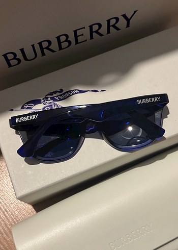 Burberry Koyu Mavi çocukGüneş Gözlüğü - Görsel 2