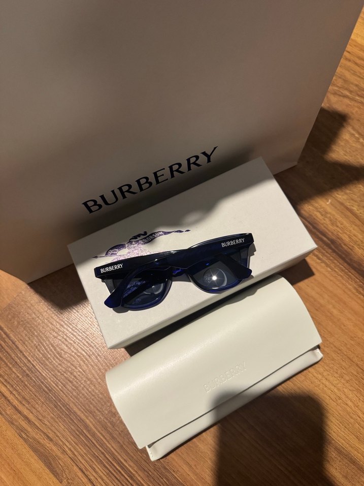 Burberry Koyu Mavi çocukGüneş Gözlüğü - Görsel 3