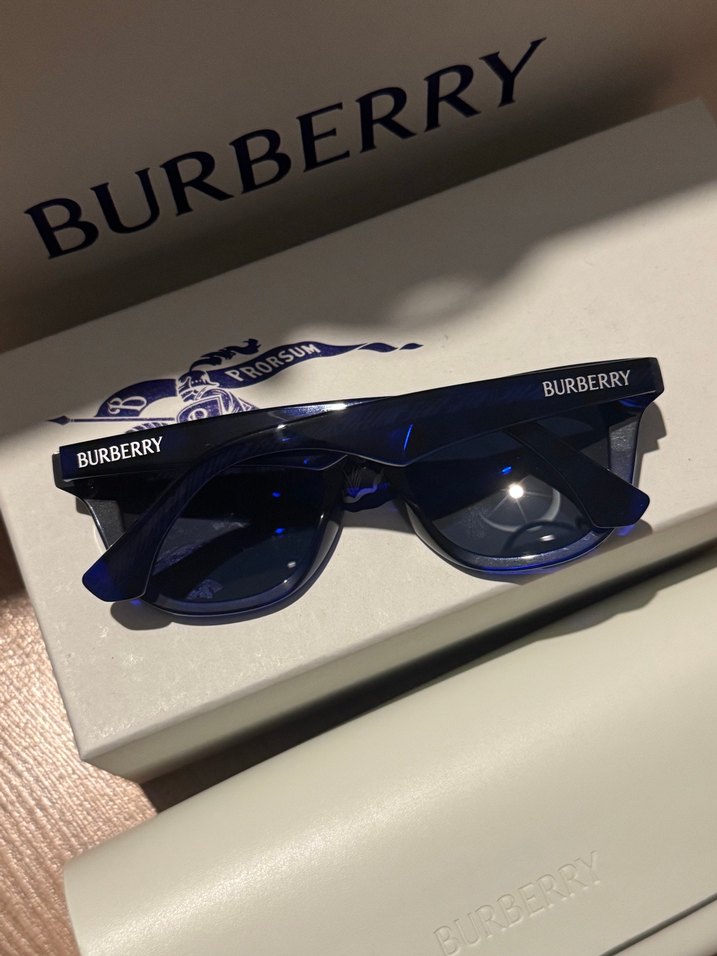 Burberry Koyu Mavi çocukGüneş Gözlüğü - Görsel 2