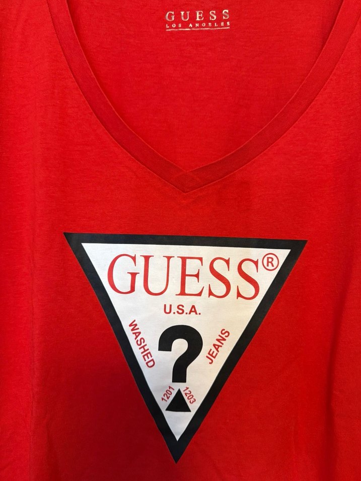 Kırmızı V Yaka Guess Tişört - Görsel 2