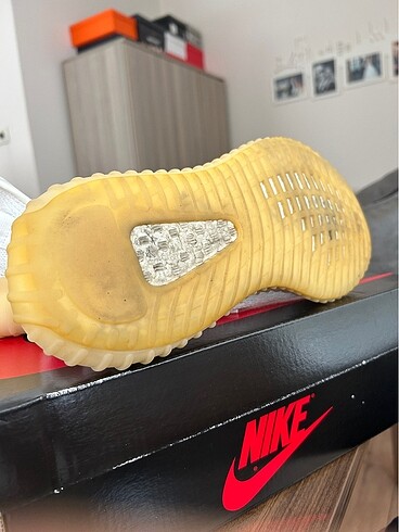 41 Beden yeezy beyaz ayakkabı
