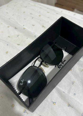 Ray-Ban Siyah Minimalist Kadın Güneş Gözlüğü - Görsel 4