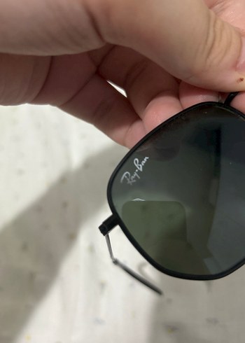 Ray-Ban Siyah Minimalist Kadın Güneş Gözlüğü - Görsel 3