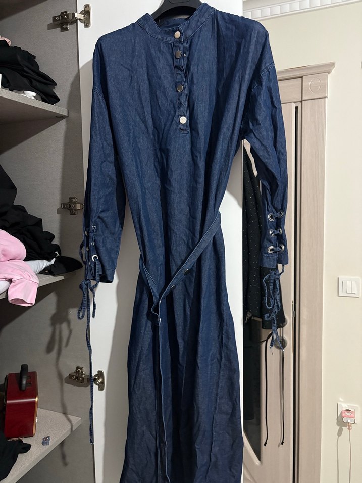 Düğmeli Siyah Batik Desenli Kadın Denim elbise - Görsel 3