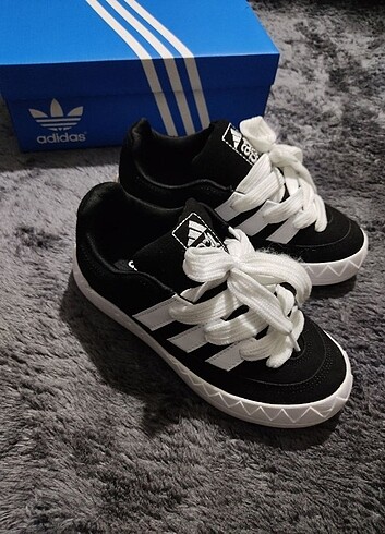 40 Beden Adidas Adematic siyah New COLLECTİON