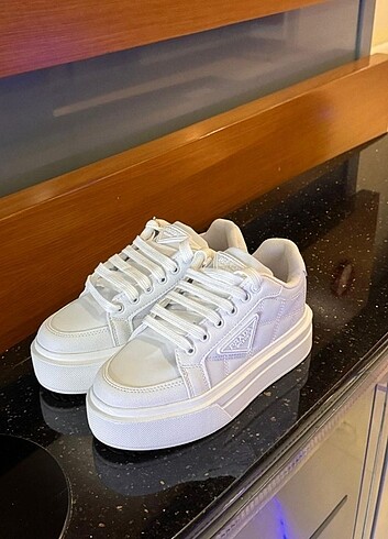 39 Beden beyaz Renk Prada Beyaz spor ayakkabı 