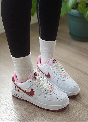Beyaz. Kirazlı Air force #nike #Airforce