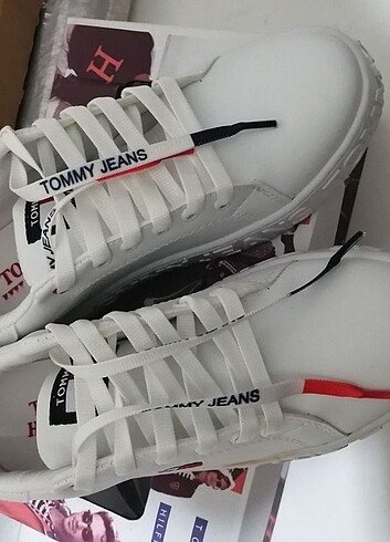 39 Beden beyaz Renk Tommy Hilfiger kadın beyaz spor ayakkabı #tommyHilfiger #sporaya